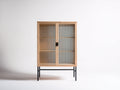 Estanterías de madera con puertas de cristal acanalado 80x38x145 cm - Roble-Negro - Diseño moderno para salón y comedor